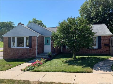 2 Whiton St, Windsor Locks, CT 06096 photo 1