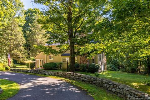42 Arrowhead Ln, Bethlehem, CT 06751 photo 1