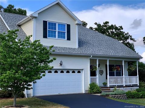 197 Oak Meadow Ln #16, Torrington, CT 06791