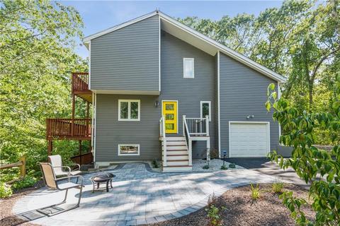 49 Thorn Hill Rd, Guilford, CT 06437