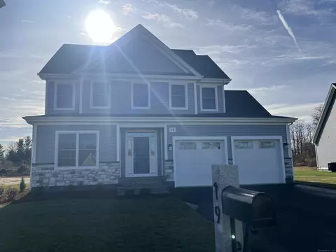 19 Primrose Dr, Cromwell, CT 06416