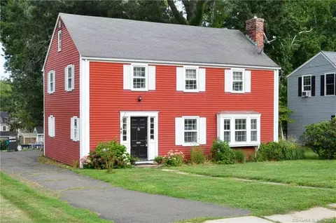 48 Greenhurst Rd, West Hartford, CT 06119