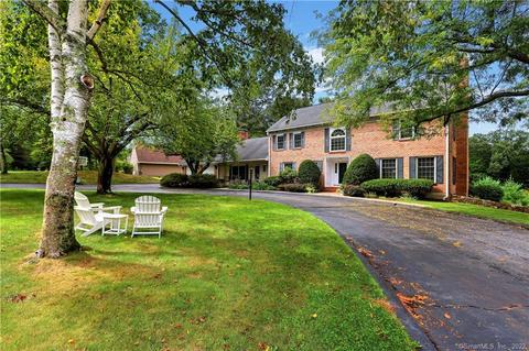 55 Mountain Brook Rd, North Haven, CT 06473