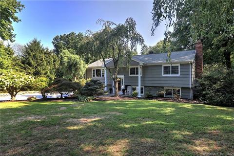 4 Surrey Ln, Monroe, CT 06468 photo 1