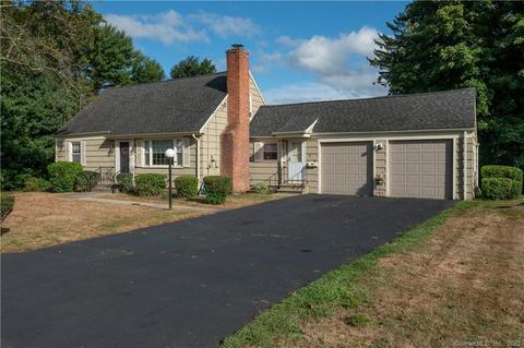 12 Arrowhead Rd, Trumbull, CT 06611 photo 1
