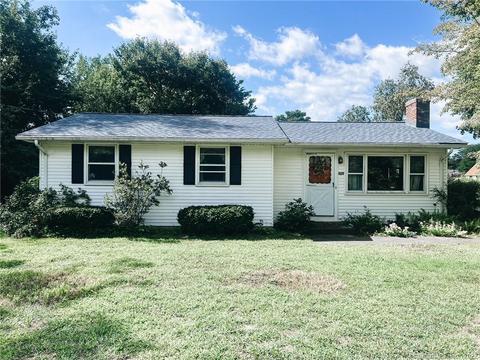 323 Maple St, Killingly, CT 06239 photo 1