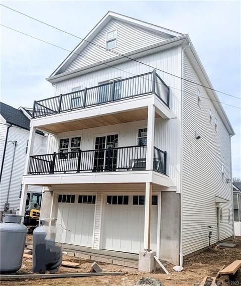 71 Ocean Ave, Milford, CT 06460
