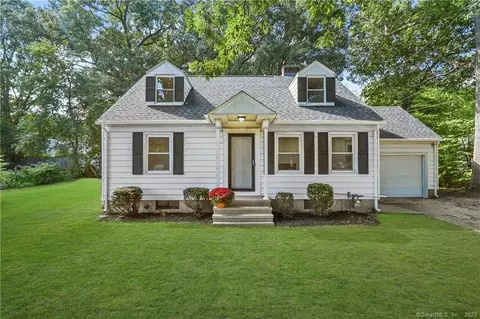 96 Fern St, Naugatuck, CT 06770