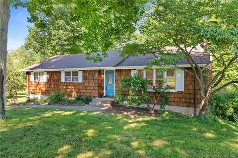 21 Maple Edge Dr, Bloomfield, CT 06002 photo 1