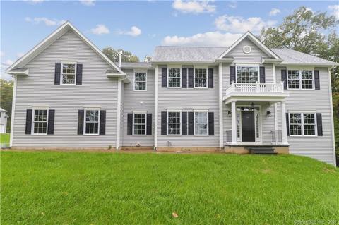 27 Weathervane Dr, New Milford, CT 06776