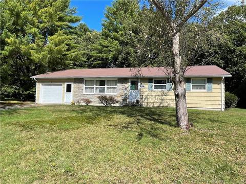 44 Davis St, Killingly, CT 06239 photo 1