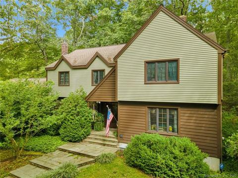 6 Heath Spur, Ledyard, CT 06339 photo 1
