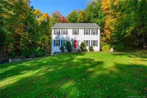 89 Berkshire Rd, Newtown, CT 06482 photo 1