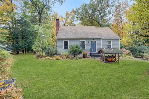 60 Tomahawk Trl, Newtown, CT 06482 photo 1