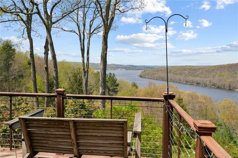 7 Merriwold Ln, Deep River, CT 06417