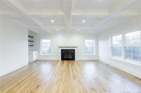 1 Old Farm Rd, Southbury, CT 06488