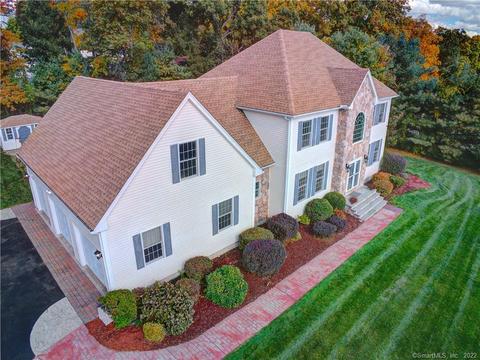 2 Dogwood Ln, Wallingford, CT 06492 photo 1