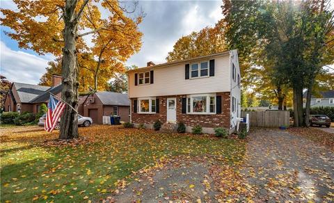 84 Spring St, Windsor Locks, CT 06096 photo 1