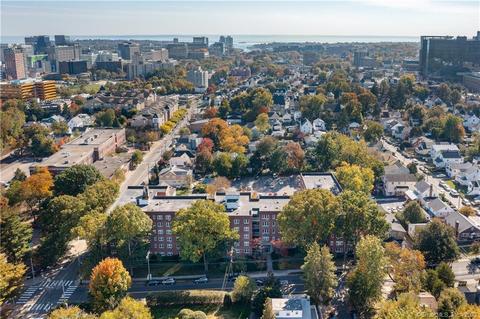 54 W North St #114, Stamford, CT 06902