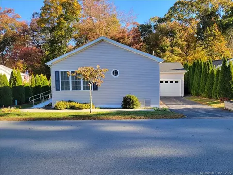 28 Cliff Rd, Ledyard, CT 06339 photo 1