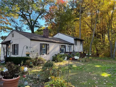 4 Enders Rd, Windsor, CT 06095