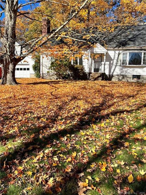 16 Saint Johns Rd, Ridgefield, CT 06877