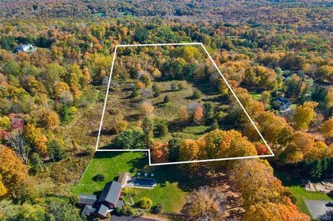 6 Lonetown Rd, Redding, CT 06896