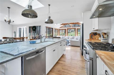 35 Pine Mountain Rd, Ridgefield, CT 06877