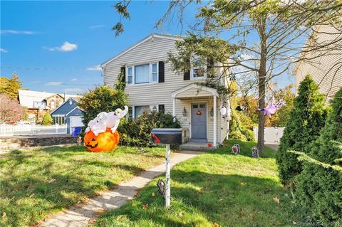 138 School St, Fairfield, CT 06824