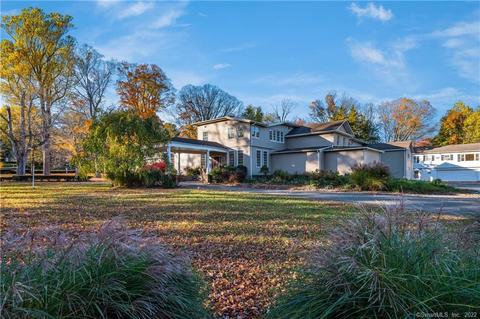63 S Main St, Essex, CT 06426