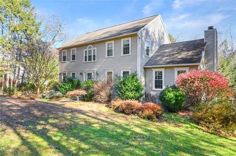 8 Sweetbriar Ln, Newtown, CT 06482 photo 1