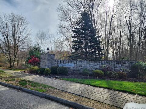 23 Rocco Dr, East Lyme, CT 06333 photo 1