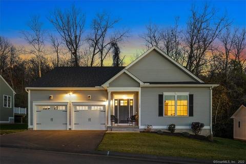 90 Apple Gate #152, Southington, CT 06489