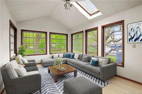 72 Avery Ave, Milford, CT 06460