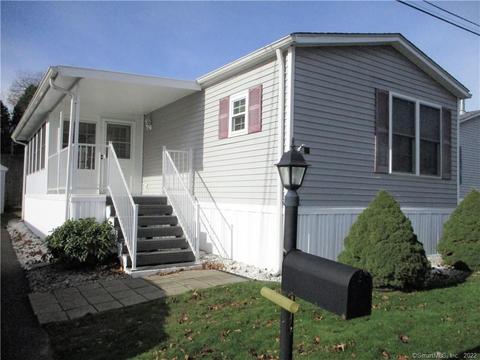 10 Mohegan Dr, East Hartford, CT 06118