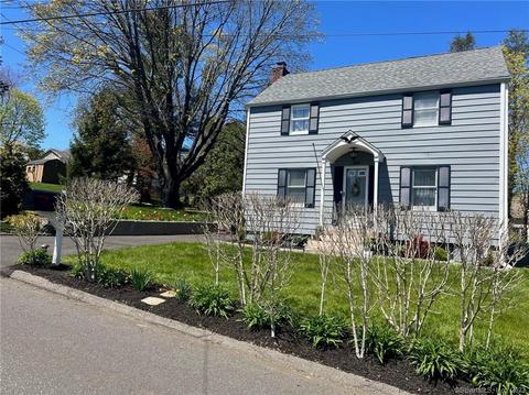 30 Beech St, Trumbull, CT 06611