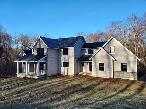 72 Old Daniels Ln, Amston, CT 06231