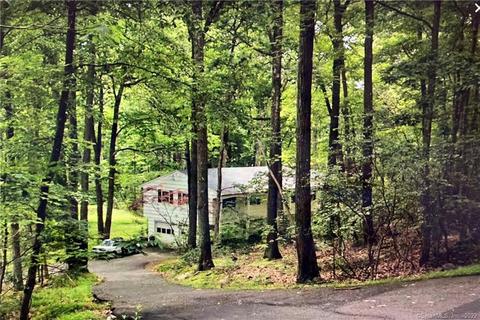 5 Rayzoe Ter, Hamden, CT 06514