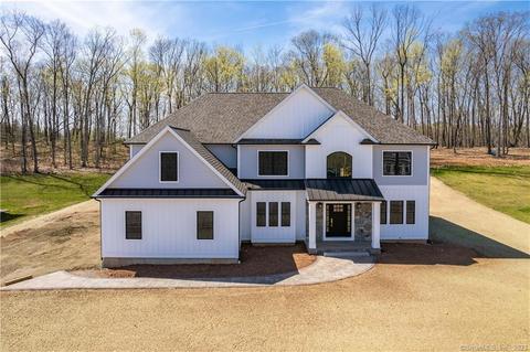 112 Brittanys Path, Berlin, CT 06037 photo 1