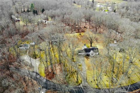 1012 Tamarack Rd, New Milford, CT 06776