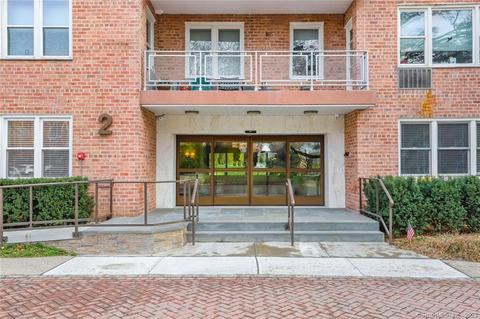 2 Putnam Hl #1C, Greenwich, CT 06830