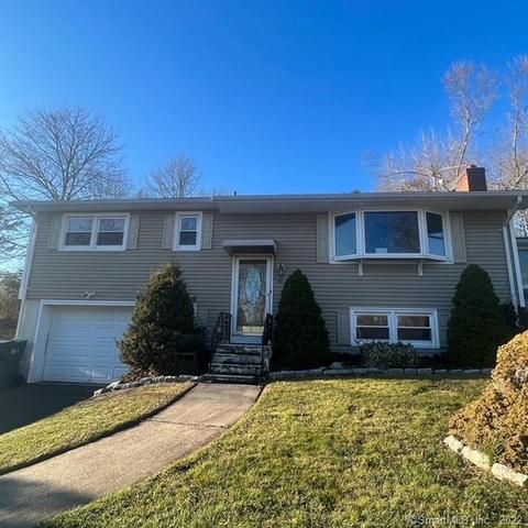 40 Hodder Dr, Hamden, CT 06514