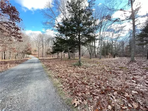74 Keeney Rd, Lyme, CT 06371