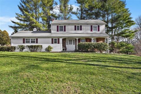 2 Bridle Rd, New Milford, CT 06776