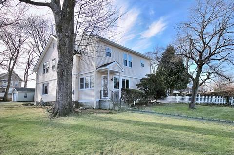 22 Newtown Ter, Norwalk, CT 06851