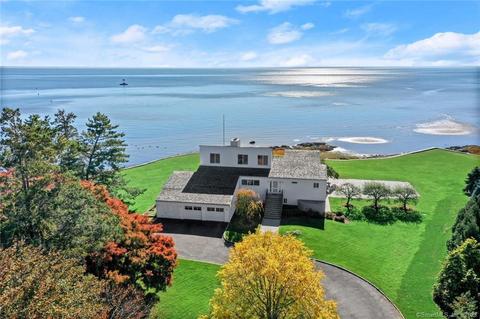 1095 Pequot Ave, Southport, CT 06890
