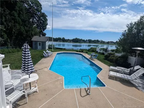 412 Gulf St, Milford, CT 06460