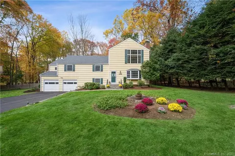 206 West Ln, Stamford, CT 06905