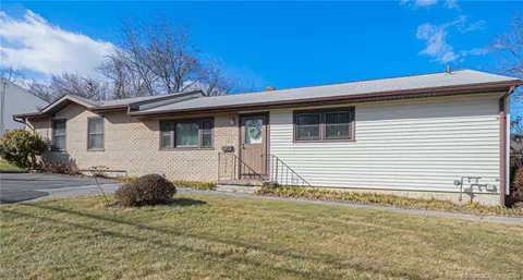67 Cornflower Dr, Milford, CT 06460