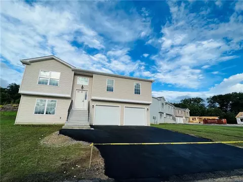 2 Julians Cir, Sterling, CT 06377
